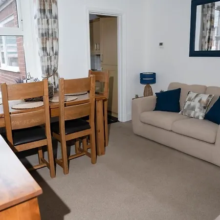 4 Bedroom House Apartament *